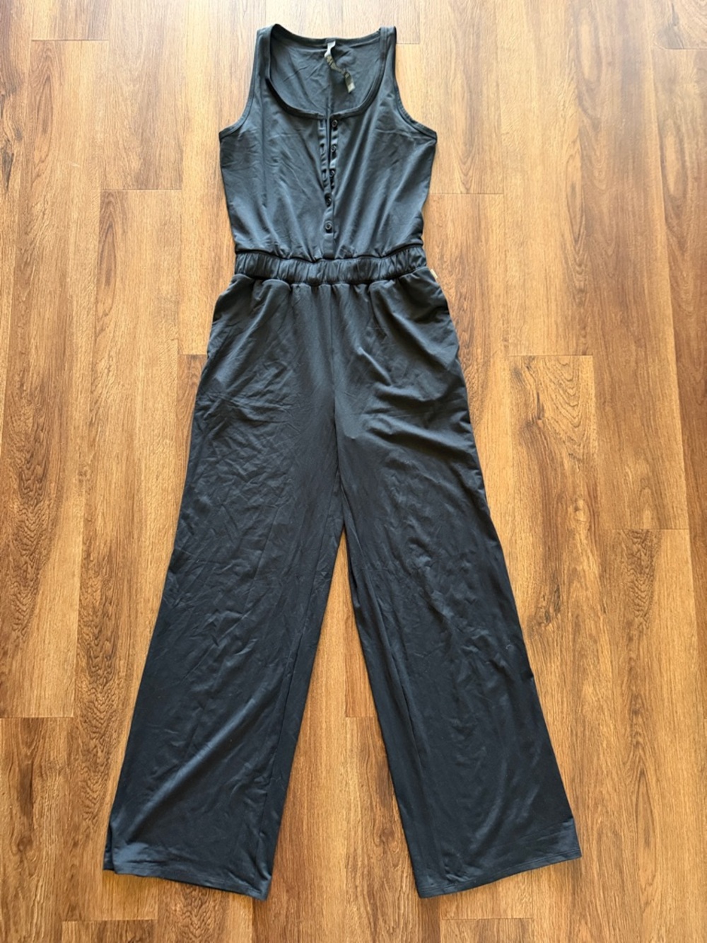 Vuori Lux Shores Black Wide Leg Jumpsuit - Picture 4 of 6